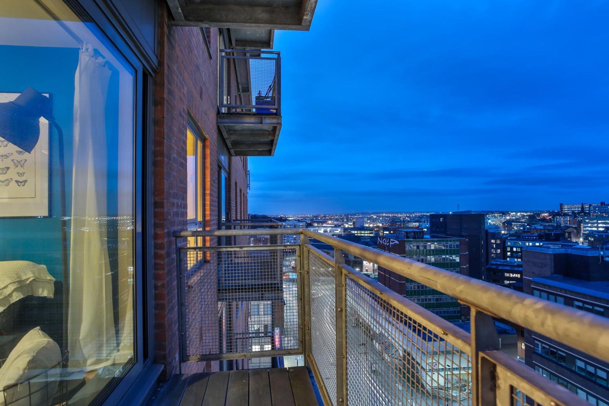 Skyview Apartment By Noknokstay - City Centre With Parking - Group, Family, Business Sheffield Kültér fotó