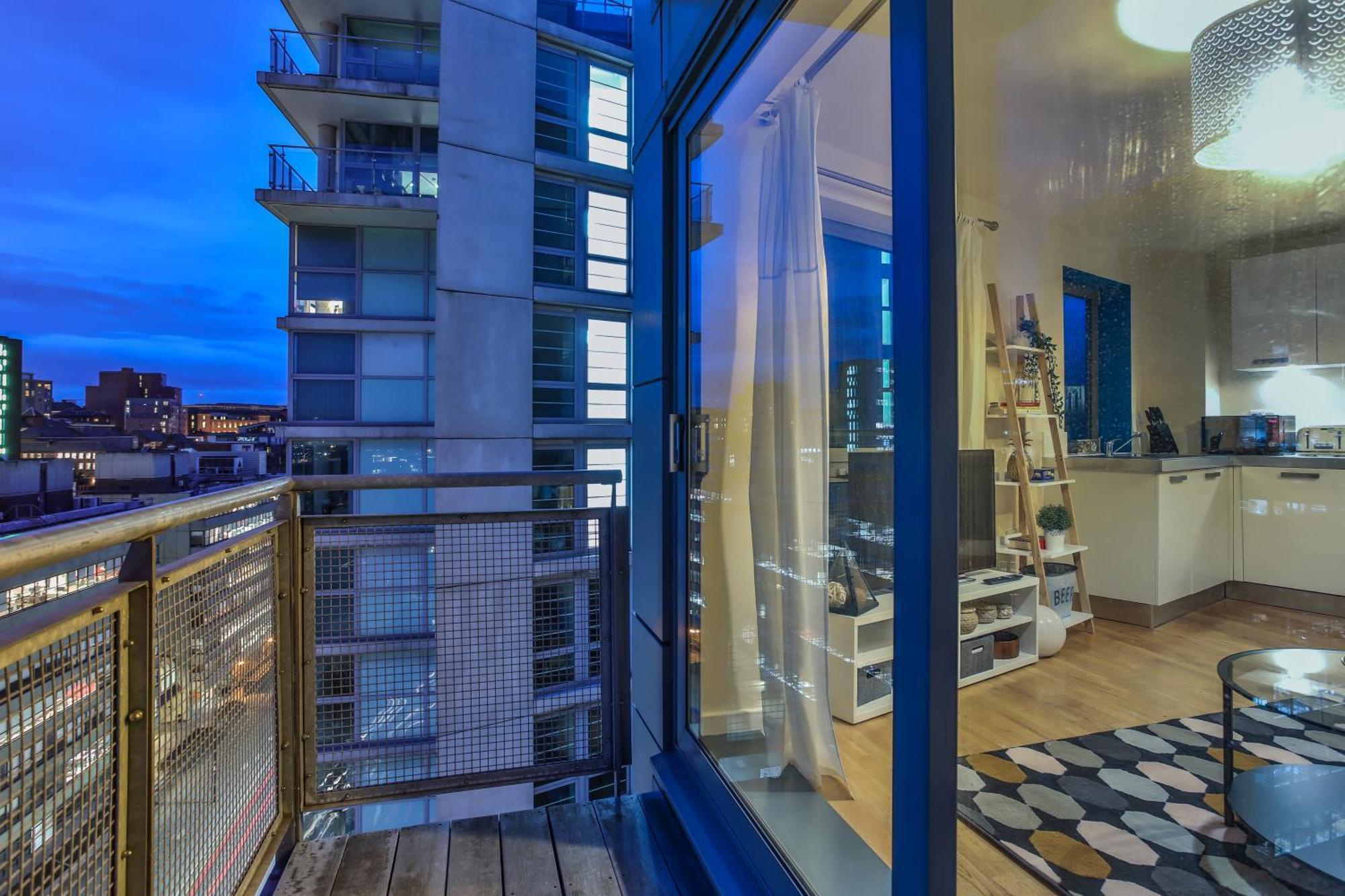 Skyview Apartment By Noknokstay - City Centre With Parking - Group, Family, Business Sheffield Kültér fotó
